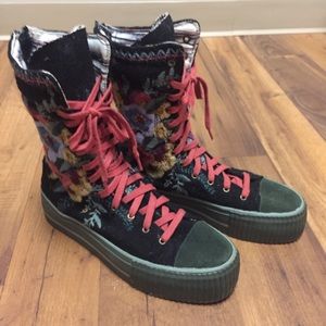Biya Embroidered Hightops